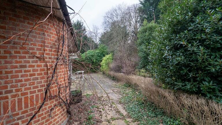 Abandoned Manor image 28