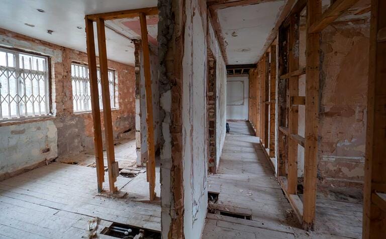 Abandoned Manor image 12