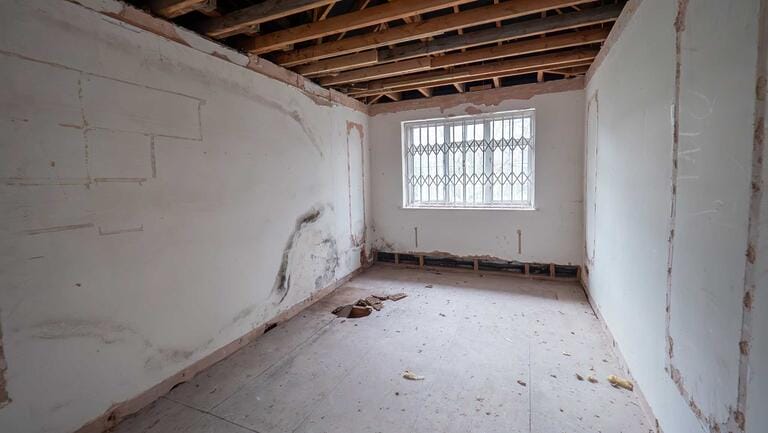 Abandoned Manor image 21