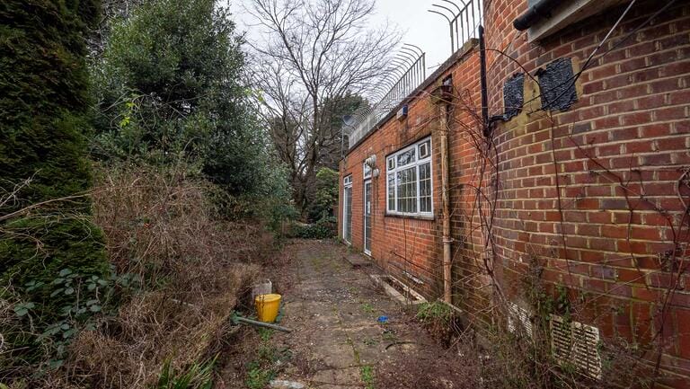Abandoned Manor image 24