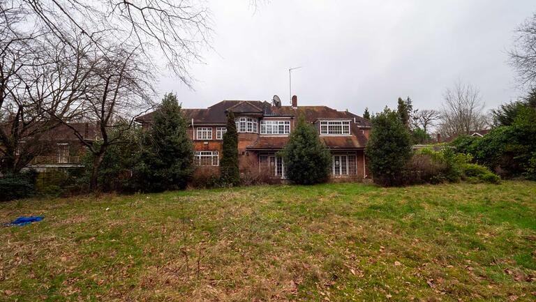 Abandoned Manor image 30