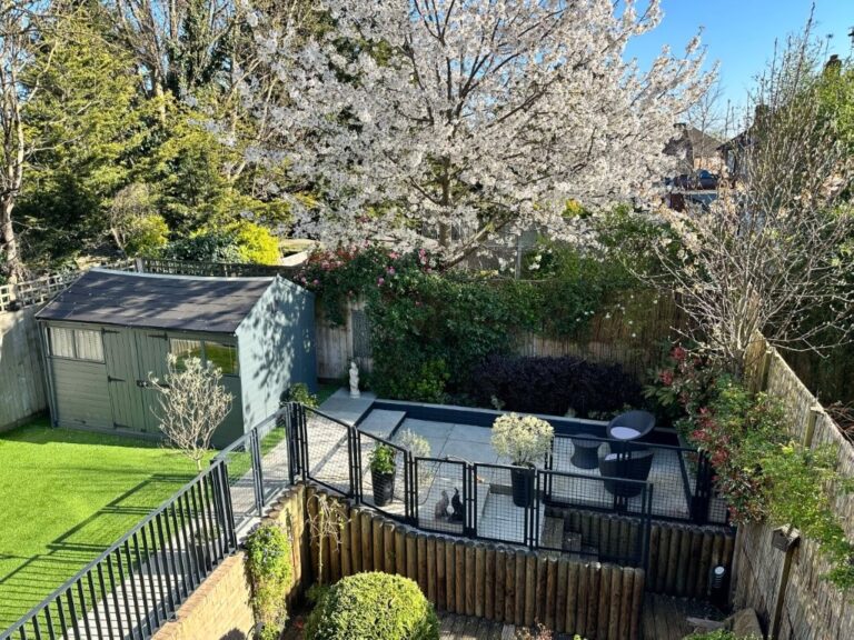 Large Modern Town House in Barnet image 16
