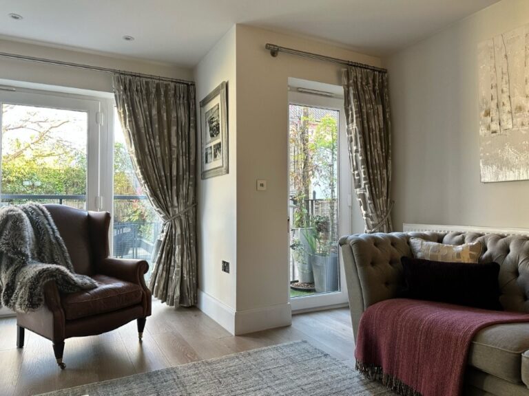 Large Modern Town House in Barnet image 11