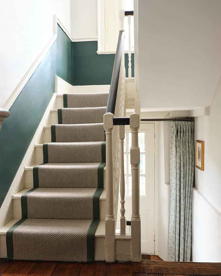 Bright and Colourful Grade II Listed Property image 2