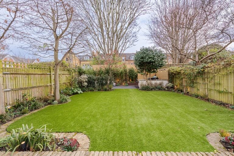 Bright Victorian House in Wandsworth image 26