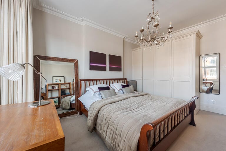 Bright Victorian House in Wandsworth image 21