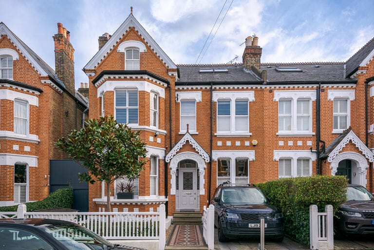 Bright Victorian House in Wandsworth image 1