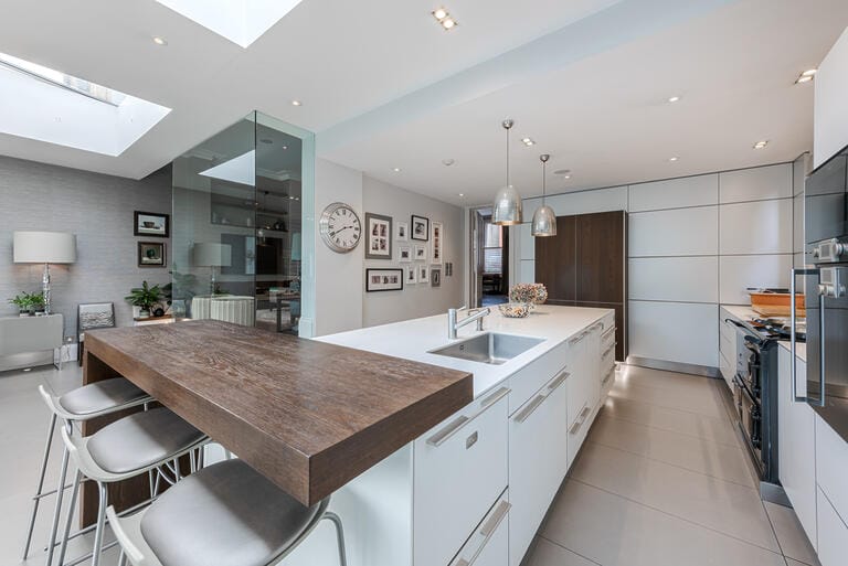 Bright Victorian House in Wandsworth image 7