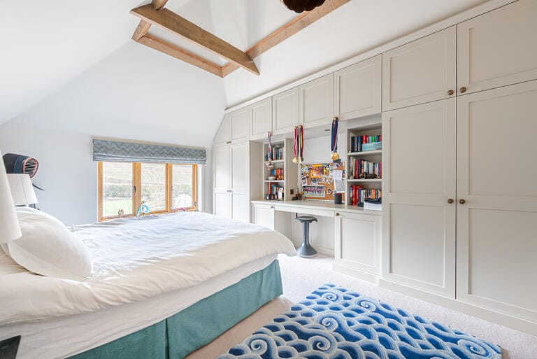 Charming Country House with Converted Barn and Swimming Pool image 34