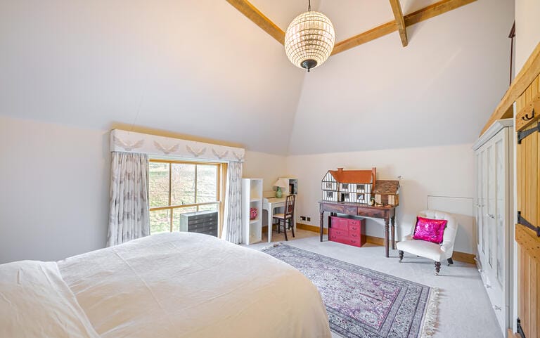 Charming Country House with Converted Barn and Swimming Pool image 32