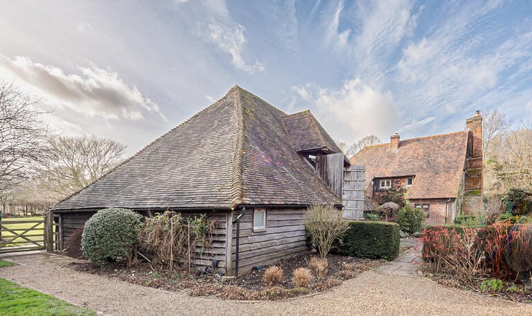 Charming Country House with Converted Barn and Swimming Pool image 56