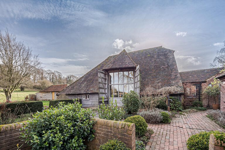 Charming Country House with Converted Barn and Swimming Pool image 58