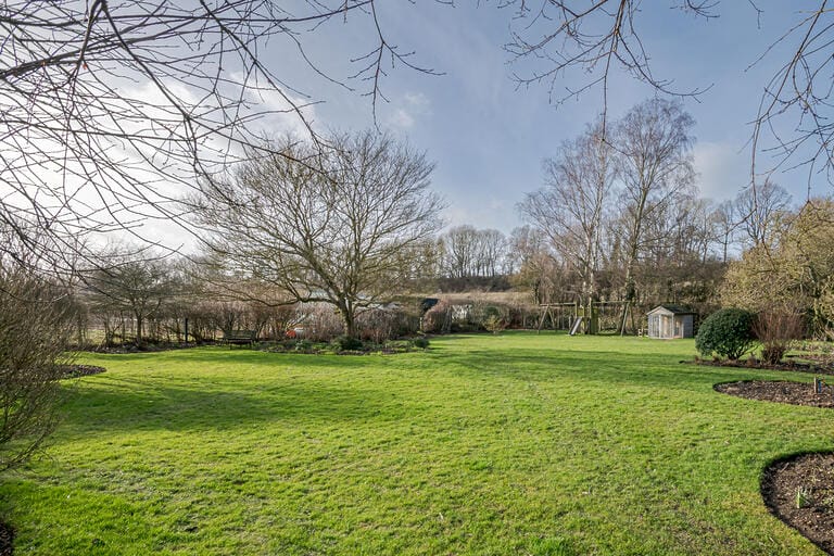 Charming Country House with Converted Barn and Swimming Pool image 68