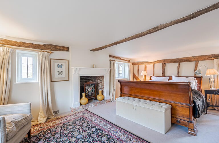 Charming Country House with Converted Barn and Swimming Pool image 28