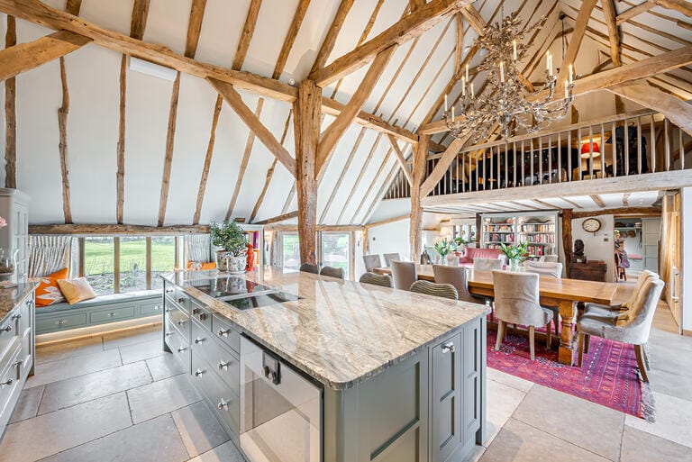 Charming Country House with Converted Barn and Swimming Pool image 4