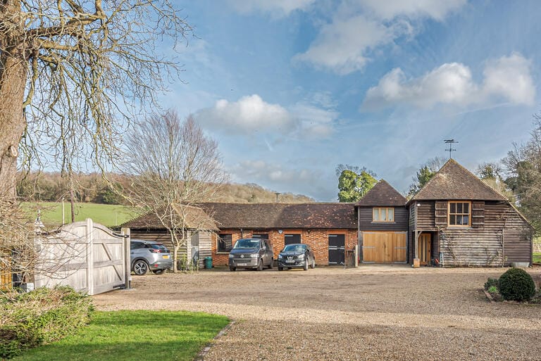 Charming Country House with Converted Barn and Swimming Pool image 1