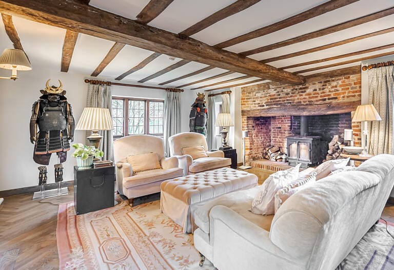 Charming Country House with Converted Barn and Swimming Pool image 11