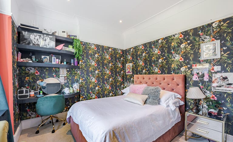 Stunning Four Storey Wandsworth House image 17