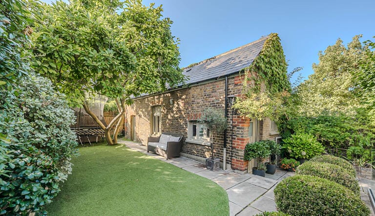 Stunning Four Storey Wandsworth House image 35