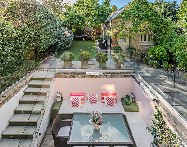 Stunning Four Storey Wandsworth House image 36