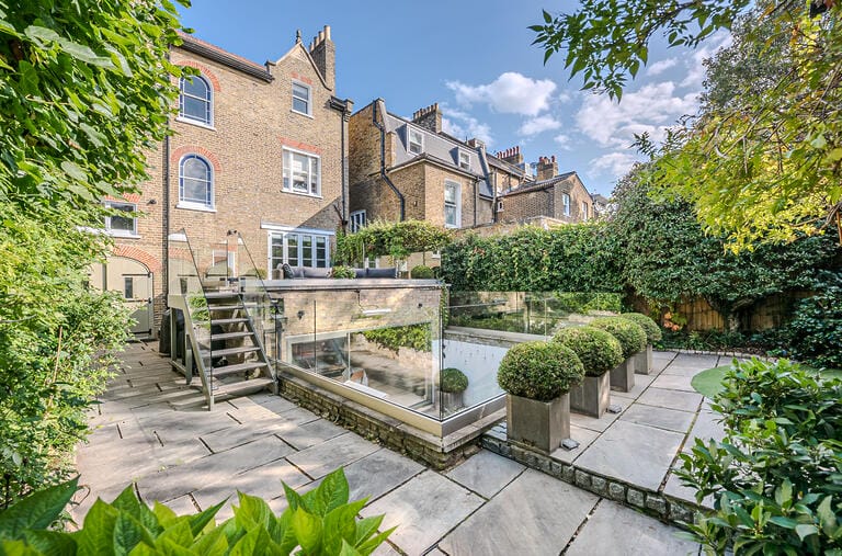 Stunning Four Storey Wandsworth House image 31