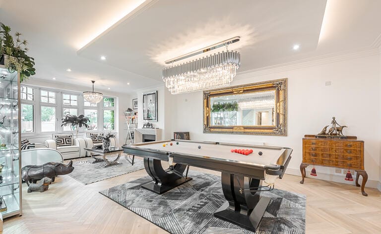 Art-Deco Home with Open Bar/Lounge Area image 13