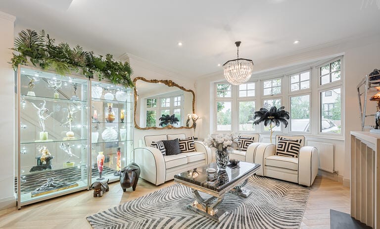 Art-Deco Home with Open Bar/Lounge Area image 9