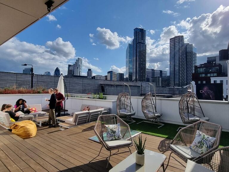 Gaming Centre with Rooftop Terrace image 8