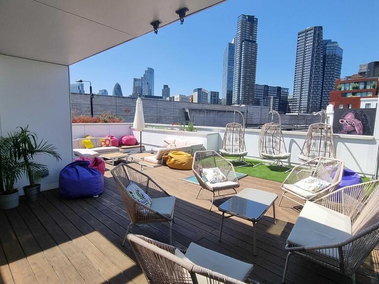 Gaming Centre with Rooftop Terrace image 7