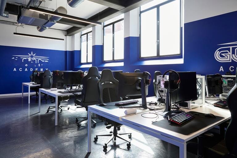 Gaming Centre with Rooftop Terrace image 6