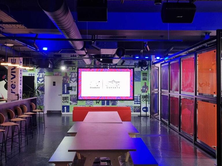 Gaming Centre with Rooftop Terrace image 4