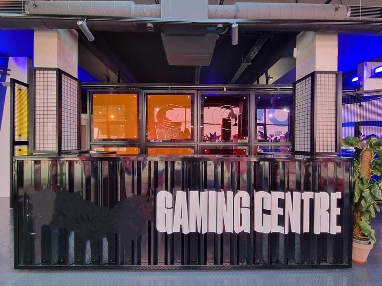 Gaming Centre with Rooftop Terrace image 2