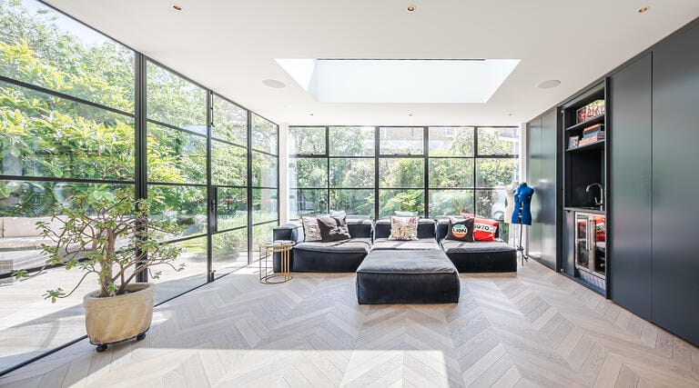 Bright and Spacious Victorian Putney Home image 12
