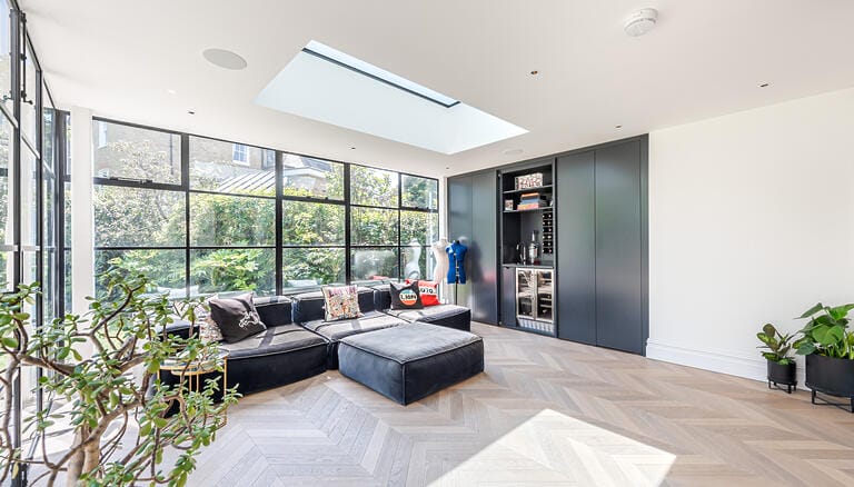 Bright and Spacious Victorian Putney Home image 14