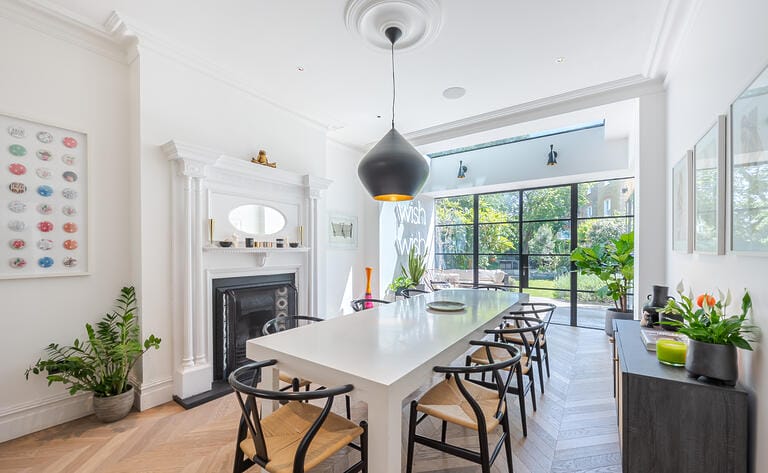 Bright and Spacious Victorian Putney Home image 11