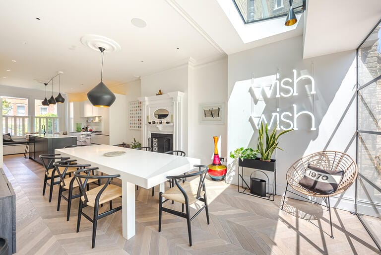 Bright and Spacious Victorian Putney Home image 9