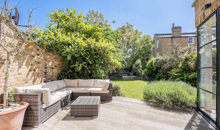 Bright and Spacious Victorian Putney Home image 21