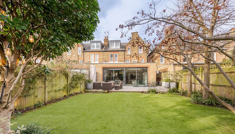 Bright Victorian House in Wandsworth image 27