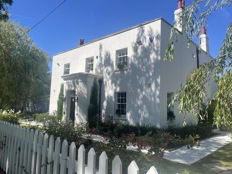 Grade II Listed Detached Property image 2