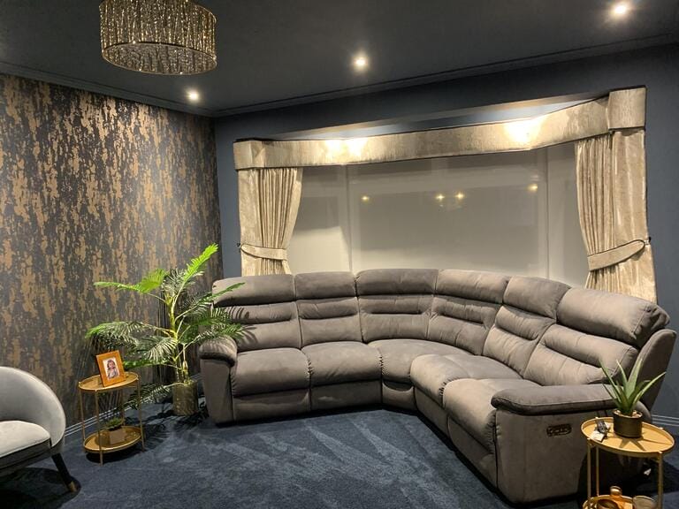 Large Modern Family Home image 7