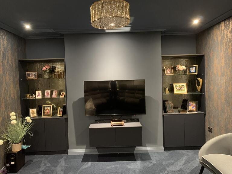 Large Modern Family Home image 9