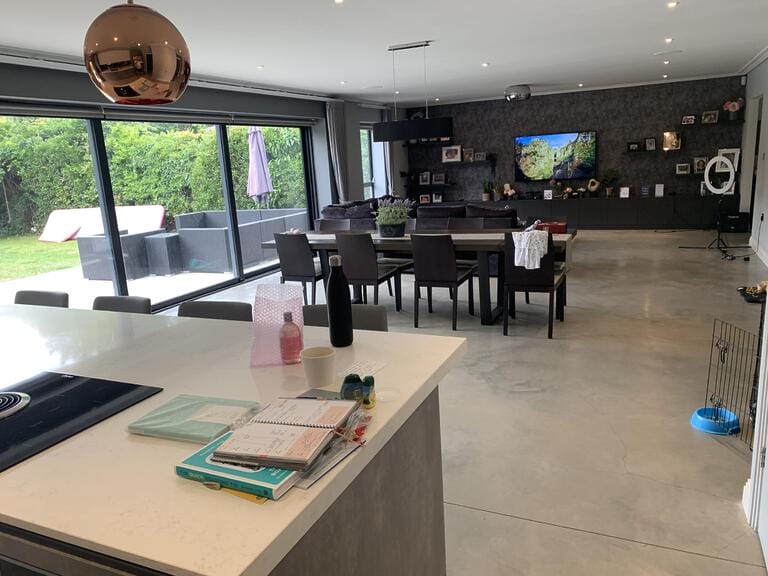 Large Modern Family Home image 5