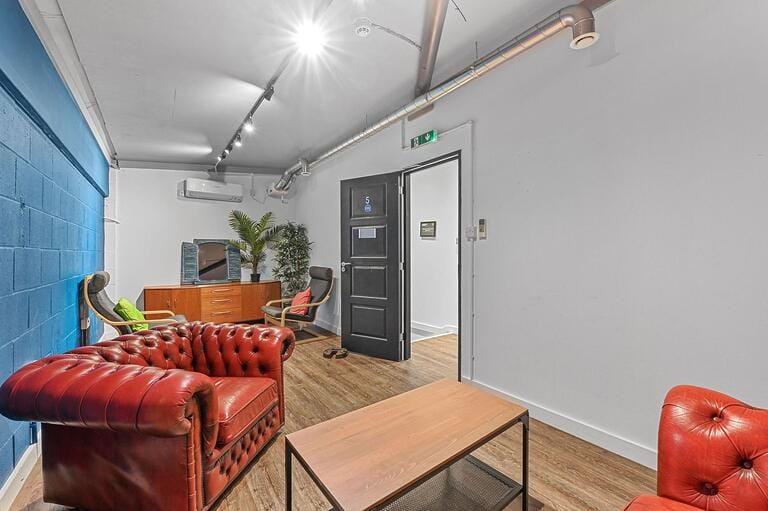 London City 6000sqft Studio image 19