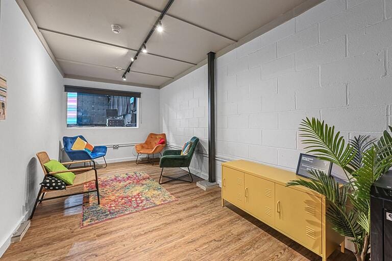 London City 6000sqft Studio image 23
