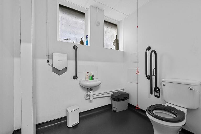 London City 6000sqft Studio image 29