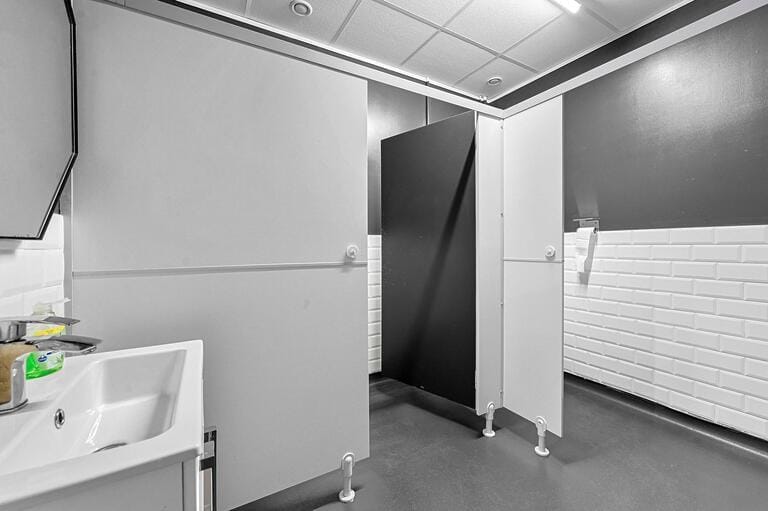 London City 6000sqft Studio image 25