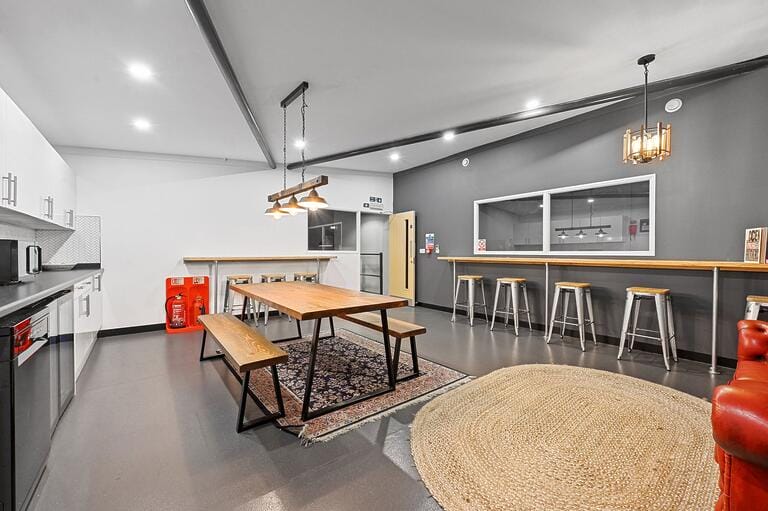 London City 6000sqft Studio image 12