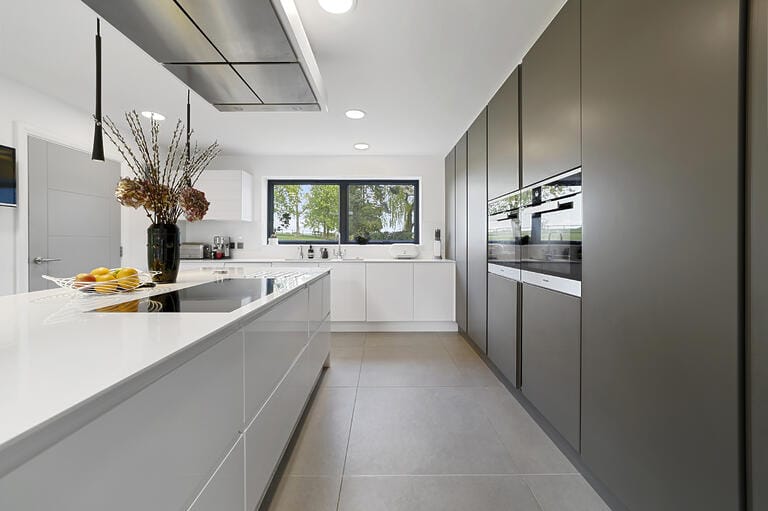Modern Spacious Family House image 4