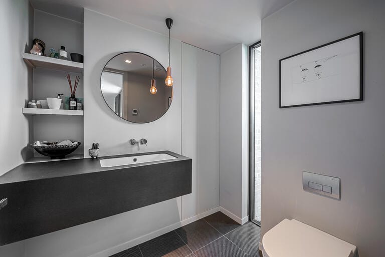 Stunning Modern Design House image 29