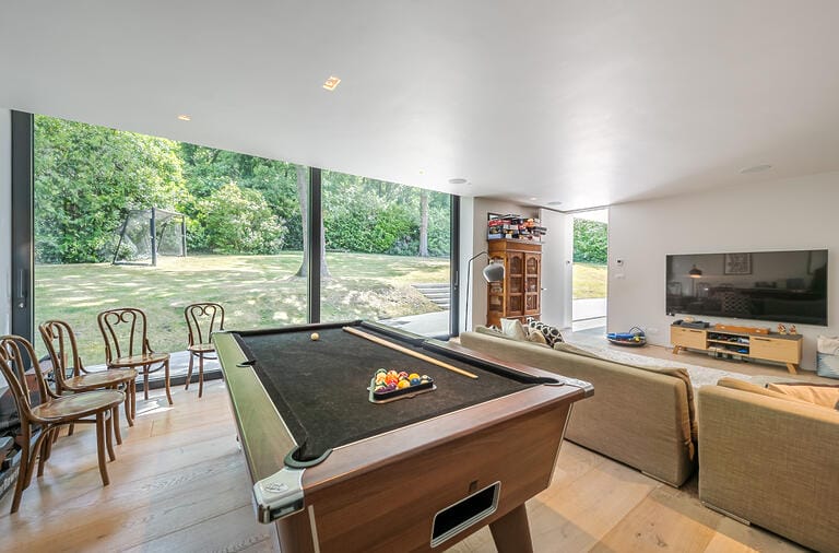 Stunning Modern Design House image 16